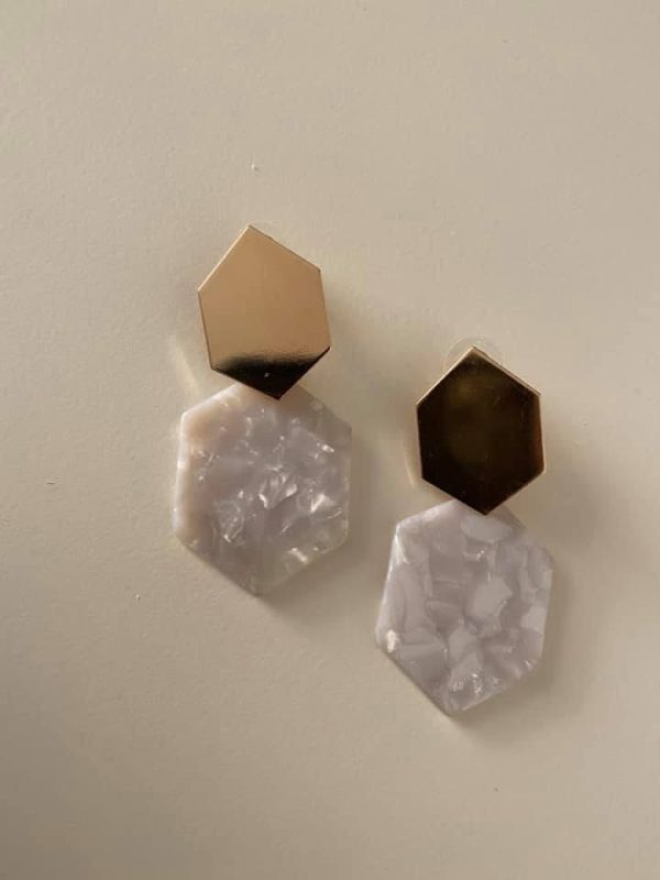 Pendientes geométricos blancos - Imagen 3